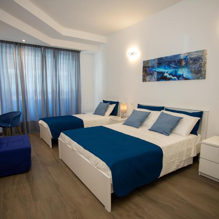 Anastasio Vatican Rooms G H - Camera Familiare con Bagno Privato - 1