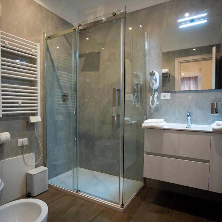Anastasio Vatican Rooms G H - Camera Matrimoniale con Bagno Privato - 5