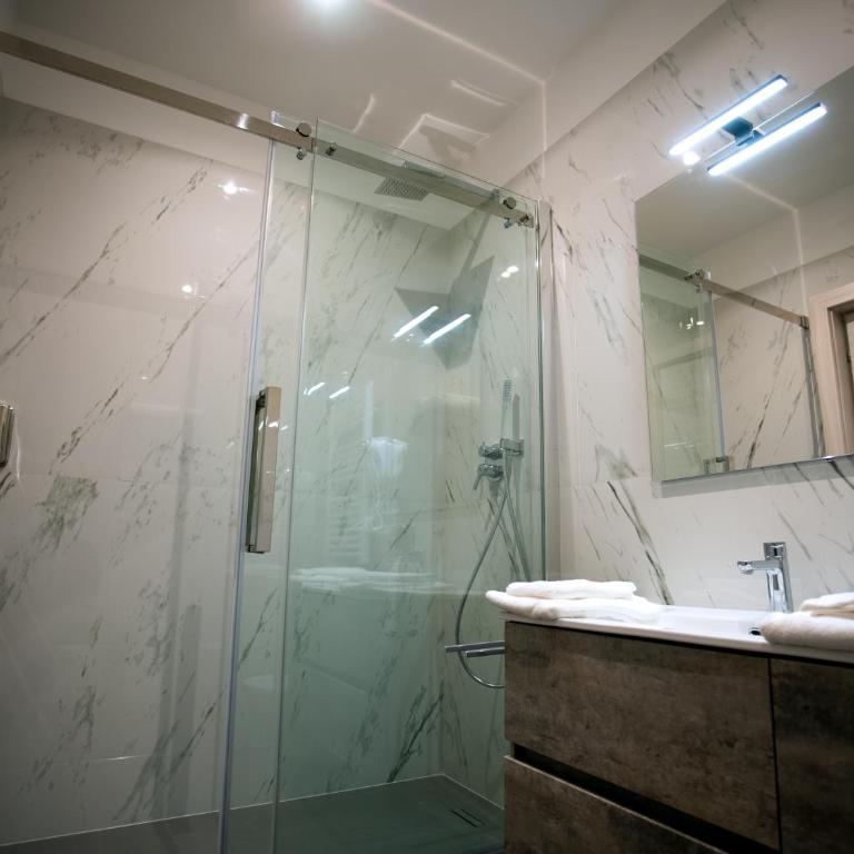 Anastasio Vatican Rooms G H - Camera Familiare con Bagno Privato - 7
