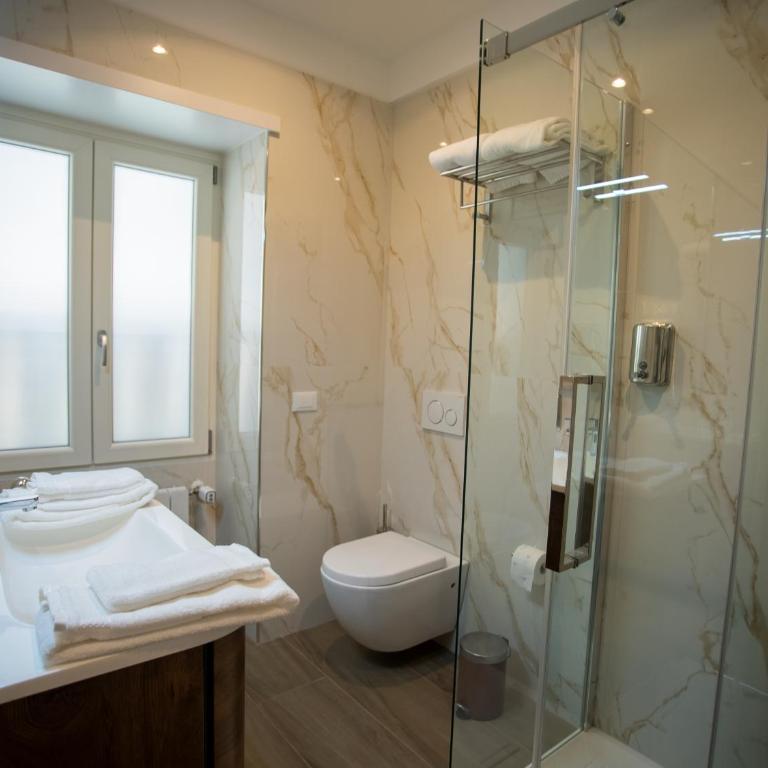 Anastasio Vatican Rooms G H - Camera Tripla con Bagno Privato - 5