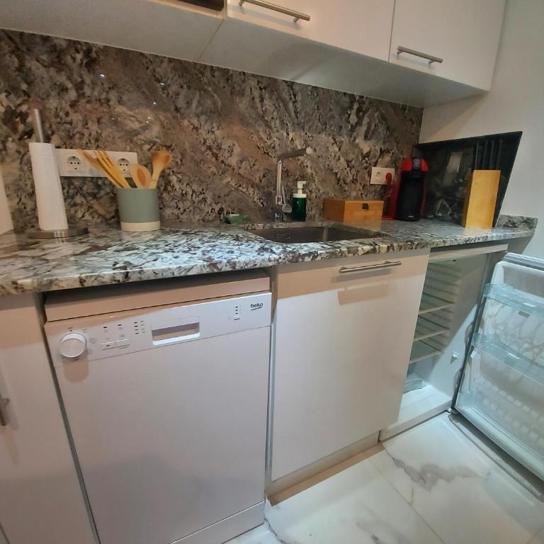 NIDO DEL AMOR deluxe 1a linéa Terraza Indoorpool Wifi Aire Netflix 10 metros a Cala del Pino - Apartamento de 1 dormitorio - 54