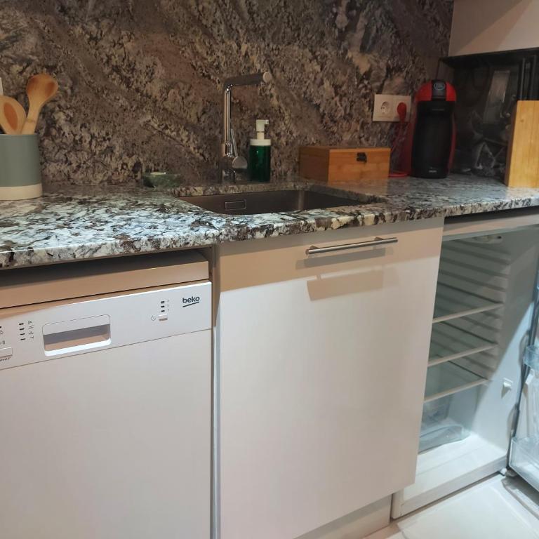 NIDO DEL AMOR deluxe 1a linéa Terraza Indoorpool Wifi Aire Netflix 10 metros a Cala del Pino - Apartamento de 1 dormitorio - 63