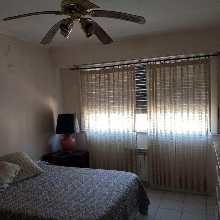 Departamento al frente- Habitación con living - Apartamento de 1 dormitorio - 1