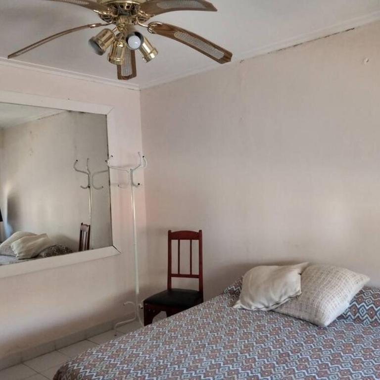 Departamento al frente- Habitación con living - Apartamento de 1 dormitorio - 6