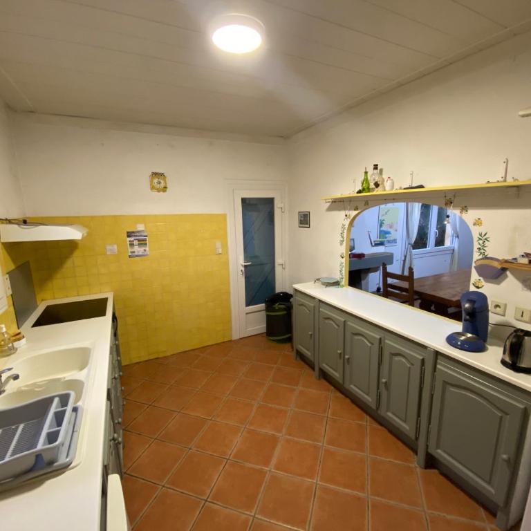 Maison du cèdre - Three-Bedroom House - 8