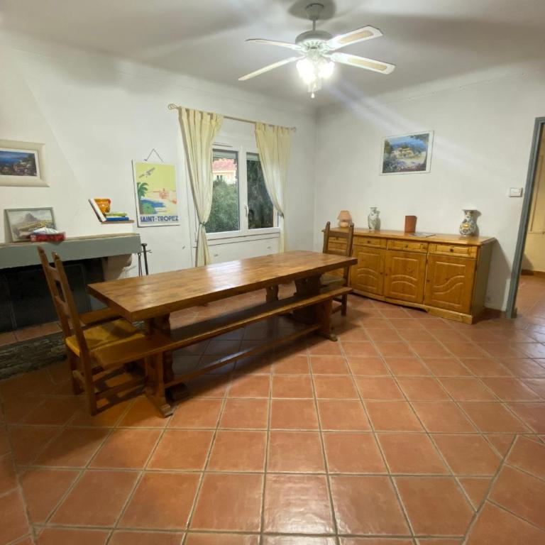 Maison du cèdre - Three-Bedroom House - 10