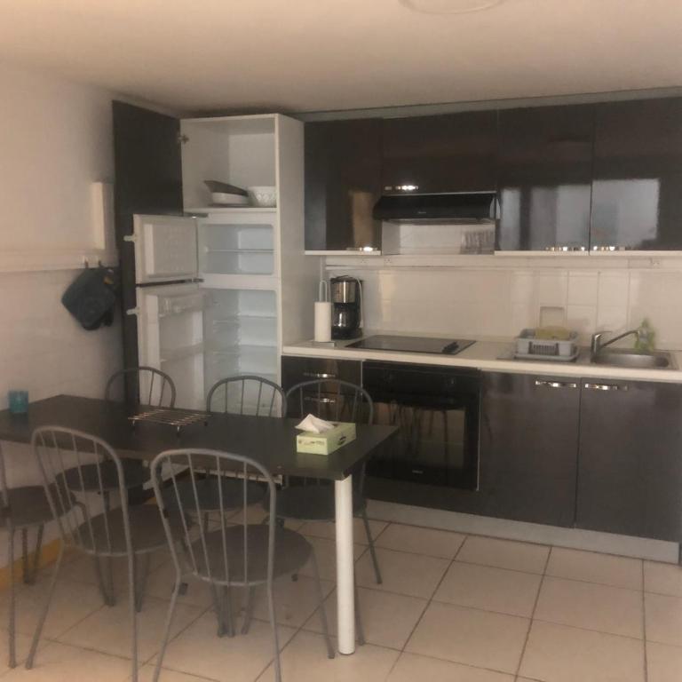 Maison du cèdre - Two-Bedroom House - 8