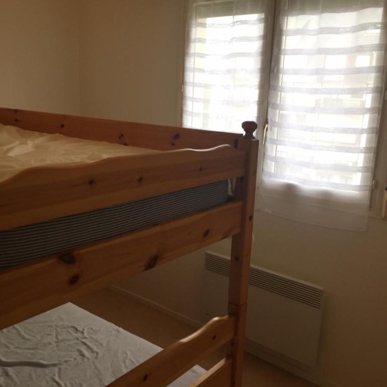 Appartement 3 pièces avec balcon et parking gratuit - FR-1-712-5 - Appartement - 5