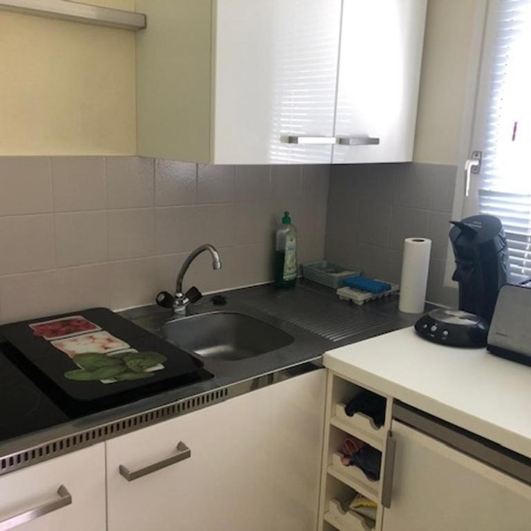 Appartement 3 pièces avec balcon et parking gratuit - FR-1-712-5 - Appartement - 8
