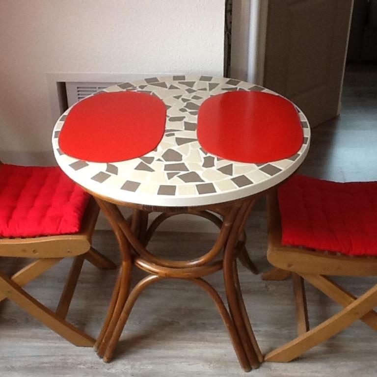 Studio romantique avec balcon et parking à 50 m de la plage - FR-1-712-12 - Appartement - 8