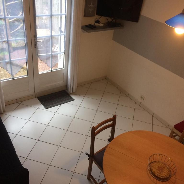Cottage en duplex à deux pas de la mer avec jardin - FR-1-712-24 - Apartment - 4