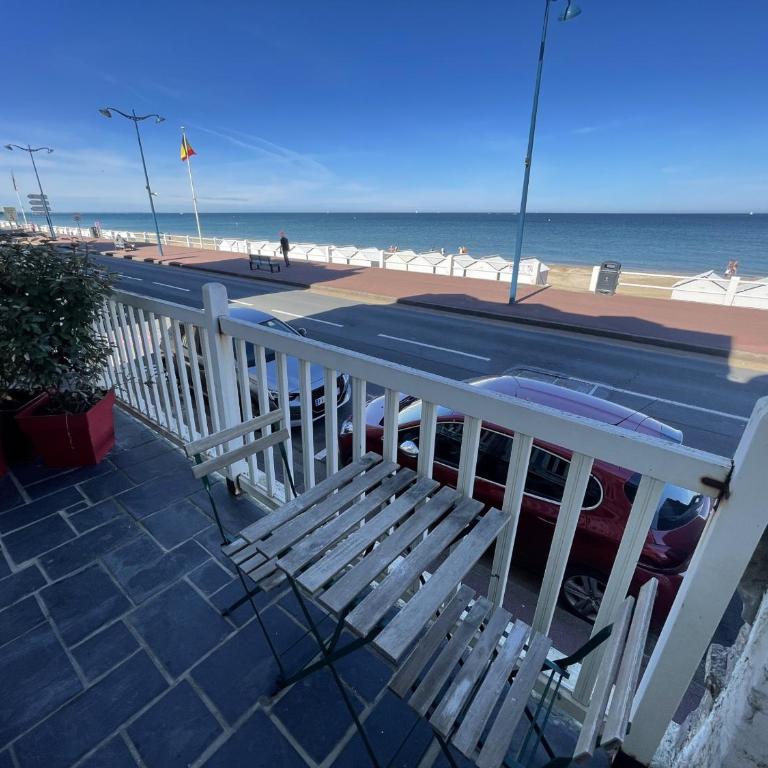 Charmant appartement 2 pièces front de mer avec parking - FR-1-712-14 - Appartement - 5