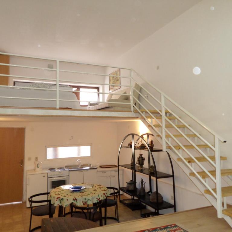 Green River Apartment - One-Bedroom Apartment - 1