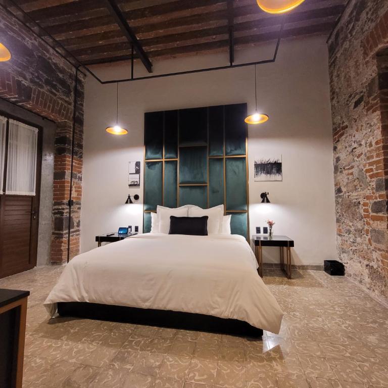 Milo Collection Hotel - Suite con cama grande - 2
