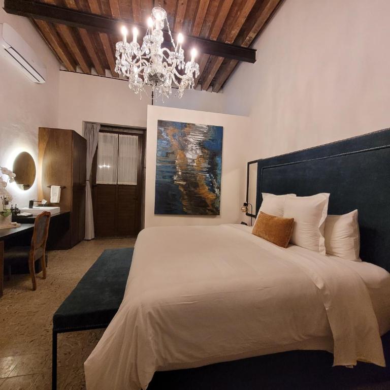 Milo Collection Hotel - Suite Deluxe - 5