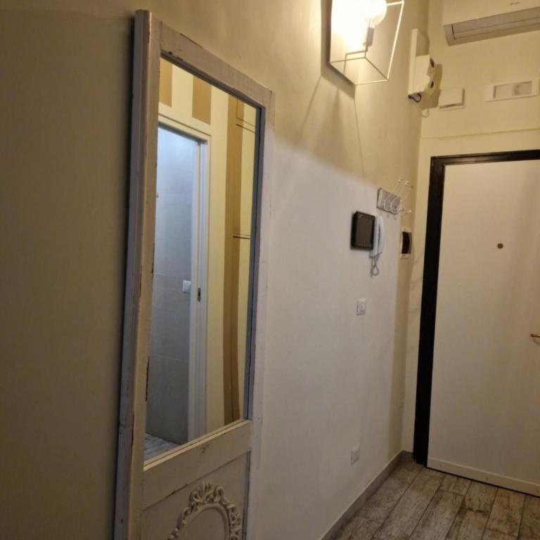 Cris Home HOWME - Appartamento con 1 Camera da Letto - 9