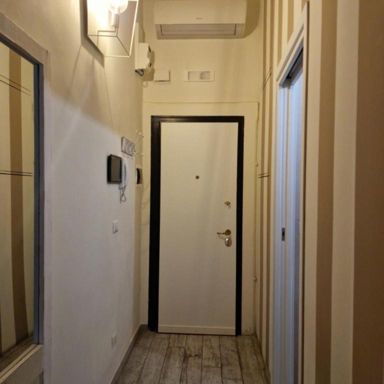 Cris Home HOWME - Appartamento con 1 Camera da Letto - 18