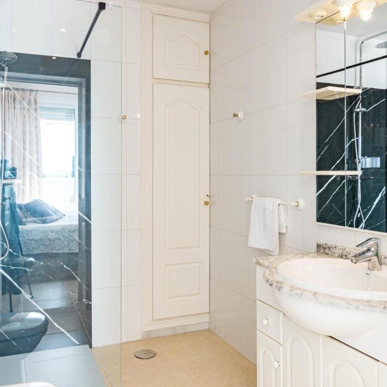 Andalusian Elegance apartment in El Paraiso with 360 views over Sea and Mountains - Deluxe Apartment - 54