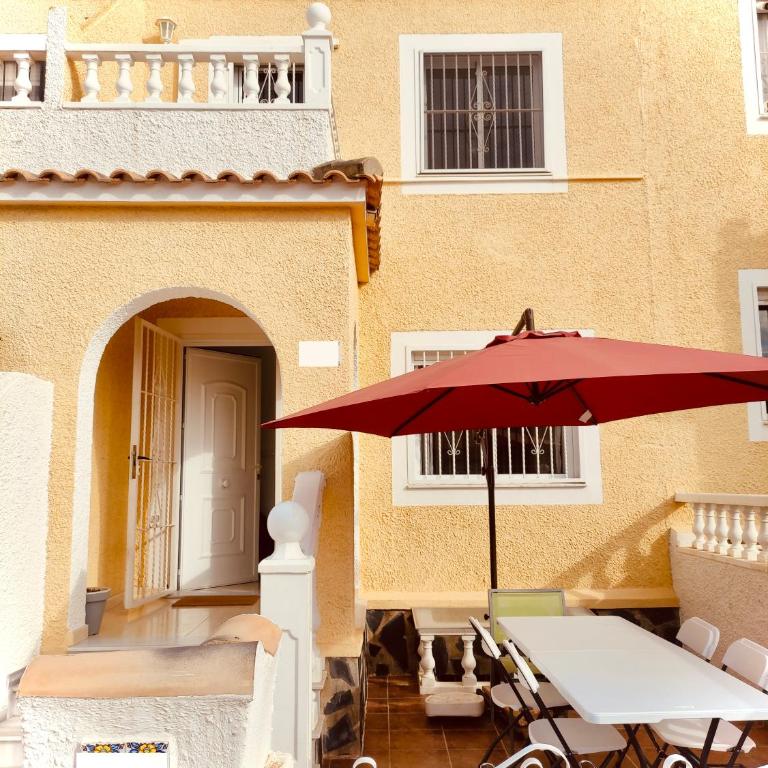 Refugio de Tranquilidad en Gran Alacant - Three-Bedroom House - 4