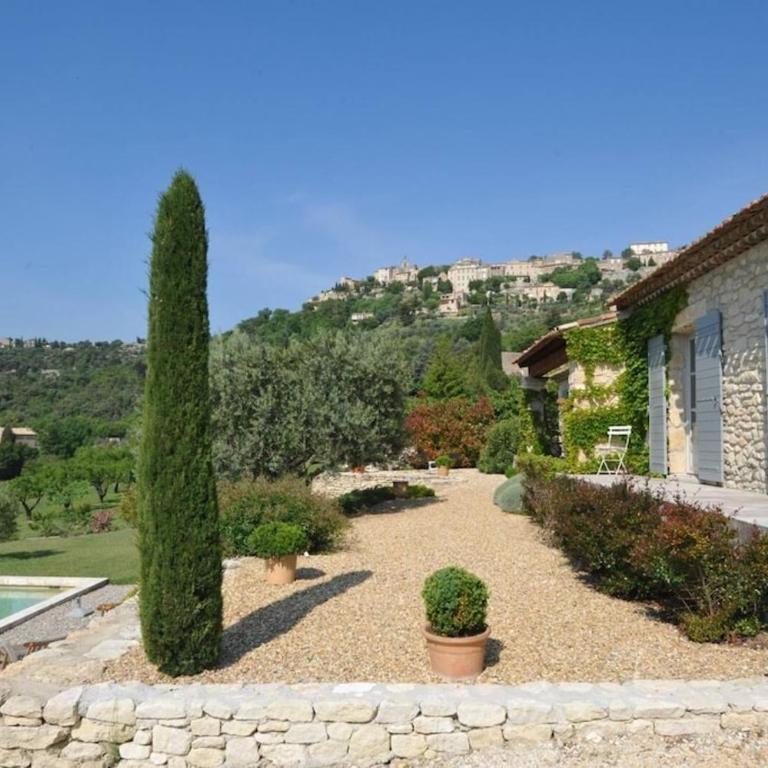 In Gordes, facing the entire Luberon Park a beautiful 5 bedrooms house - Casa con 5 Camere da Letto - 1