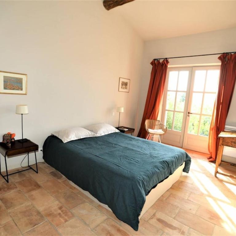 In Gordes, facing the entire Luberon Park a beautiful 5 bedrooms house - Casa con 5 Camere da Letto - 18