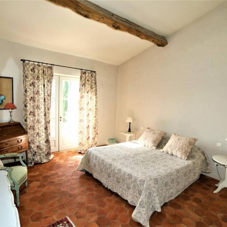 In Gordes, facing the entire Luberon Park a beautiful 5 bedrooms house - Casa con 5 Camere da Letto - 16