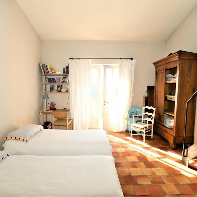 In Gordes, facing the entire Luberon Park a beautiful 5 bedrooms house - Casa con 5 Camere da Letto - 19