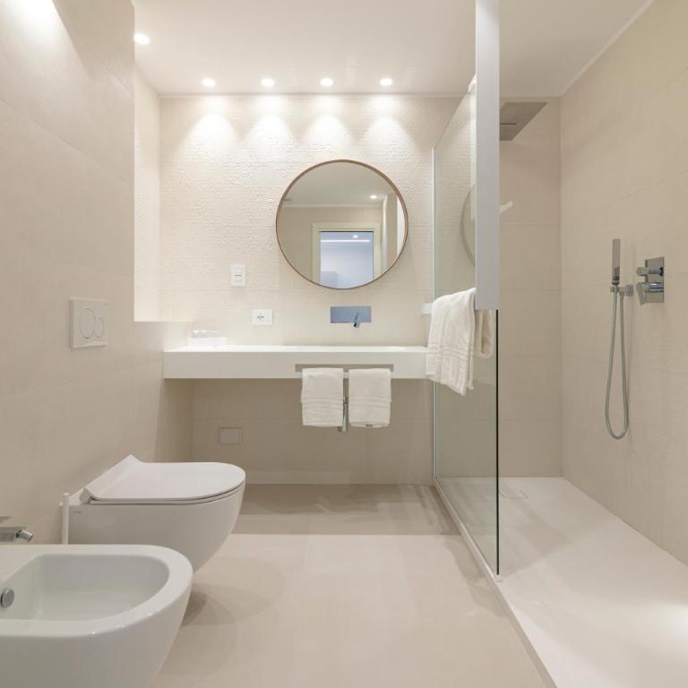 Hotel Mistral - Junior Suite with Sea View - 4