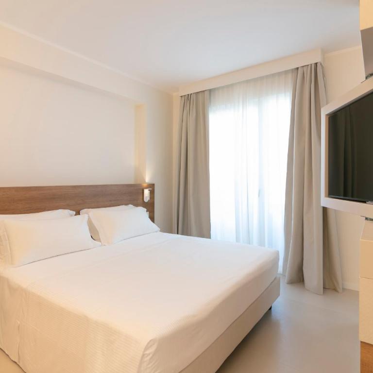 Hotel Mistral - Junior Suite with Sea View - 9