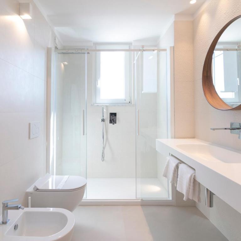 Hotel Mistral - Junior Suite with Sea View - 10