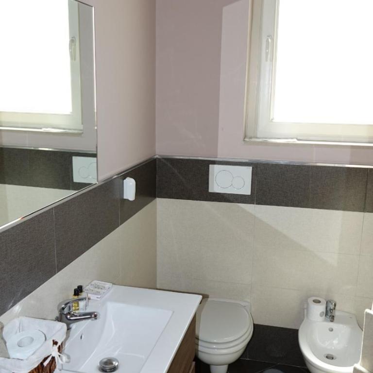 Cairoli Exclusive Rooms & Suite - Camera Quadrupla Classic - 8