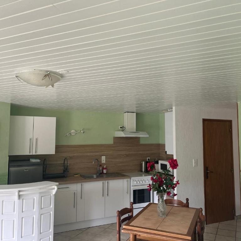 Petites maisons avec piscine - Casa con 1 Camera da Letto - 12