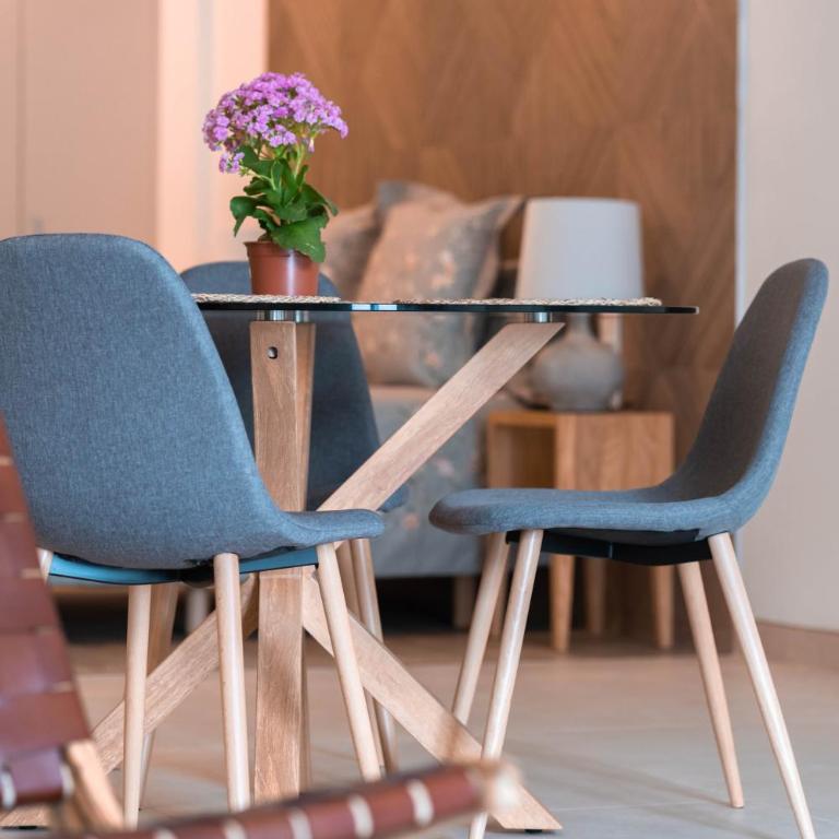 Rooms & Suites Loft 2F - Central Arrecife, Lanzarote - Free Parking - Deluxe King Studio - 2