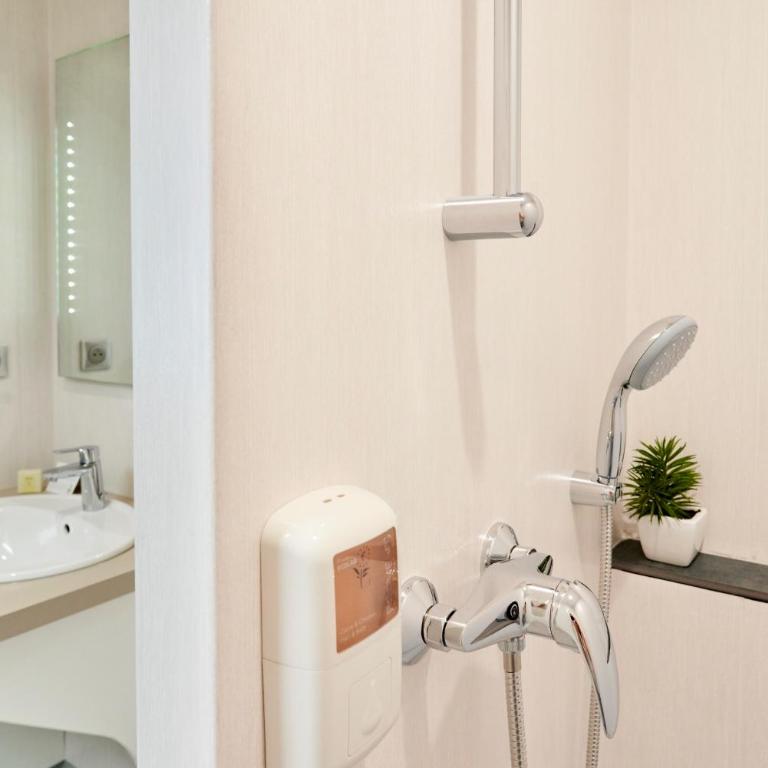 Hotel Le Petit Duquesne - Studio - 11