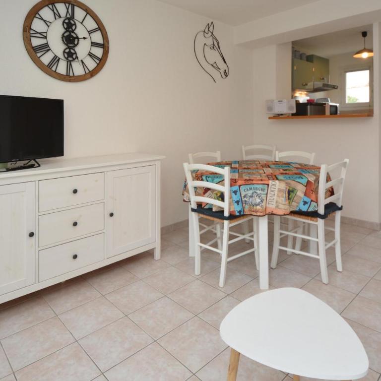 Cozy Home In Aigues-Mortes With Wifi - Maison de Vacances 2 Chambres - 6