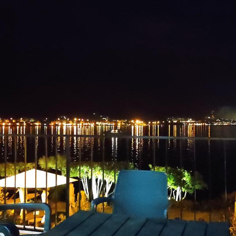Beachfront Villa Nautica - Apartment with Sea View - 3