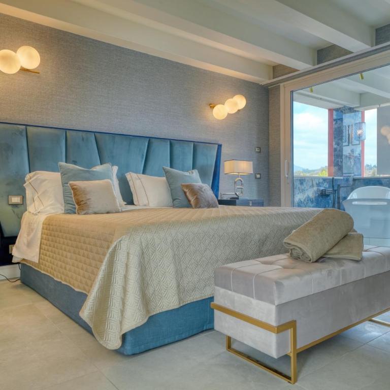 Palazzo della Scala Hotel - Luxury Suites & Spa - Two-Bedroom Suite with Whirlpool and Lake View - 2