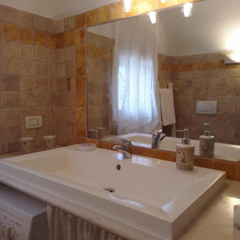 Trullo Bianco Ulivo - Two-Bedroom House - 30