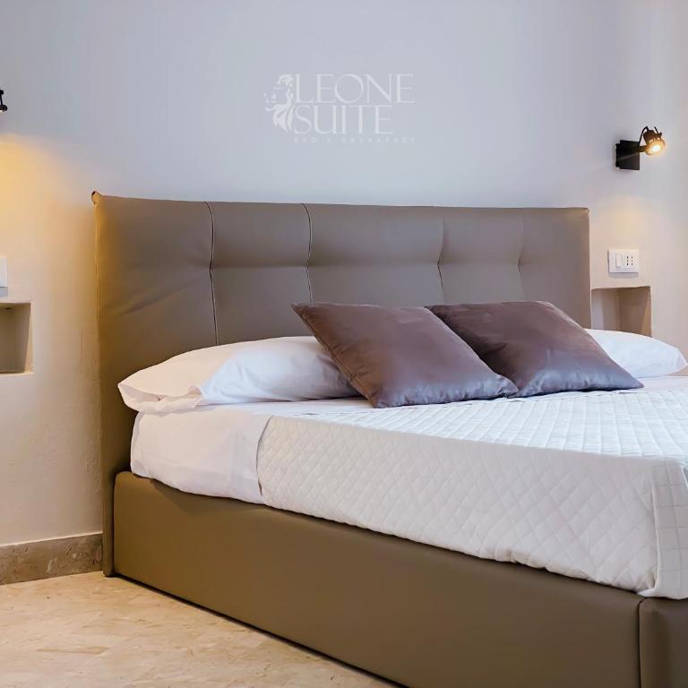 Leone Suite B&B & Restaurant AIC - Deluxe Double Room with Balcony and Sea View - 3