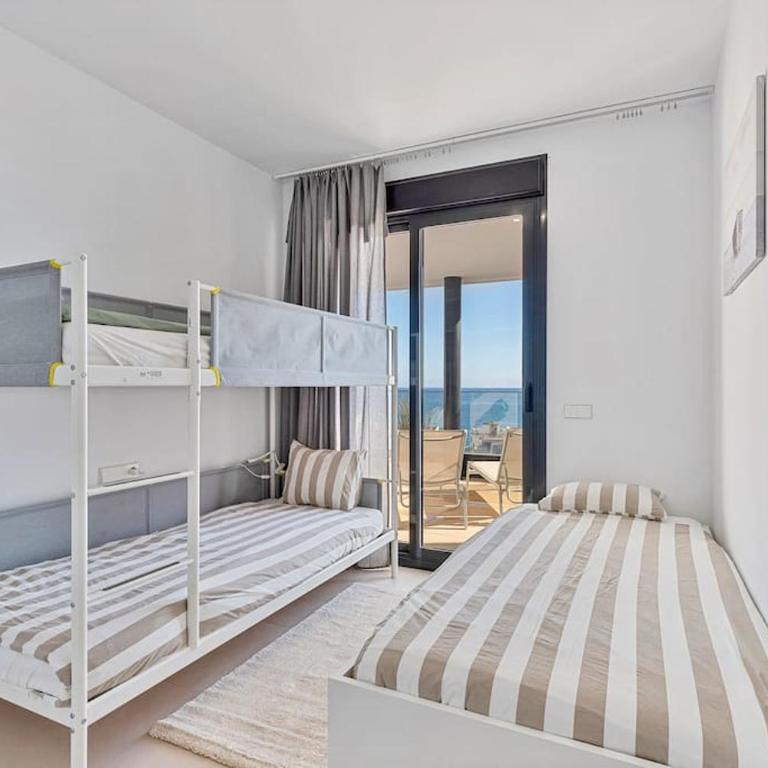 Apartment with big pool and close to beach! - Apartamento de 2 dormitorios - 15