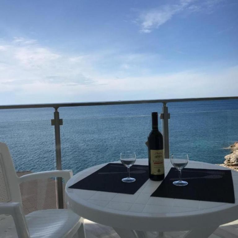Paradise beachfront view 1 - Two-Bedroom Apartment - 44