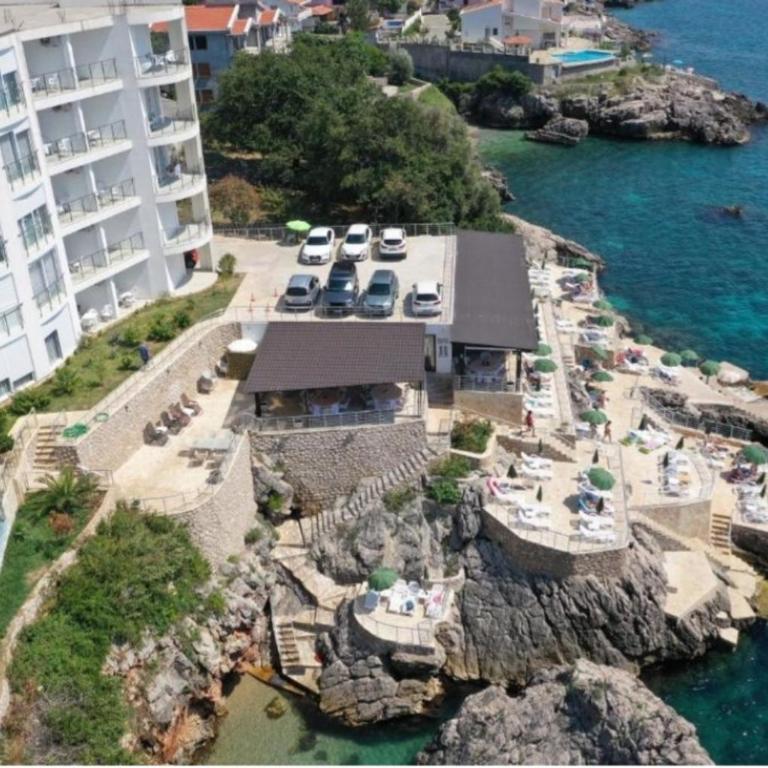 Paradise beachfront view 1 - Two-Bedroom Apartment - 46