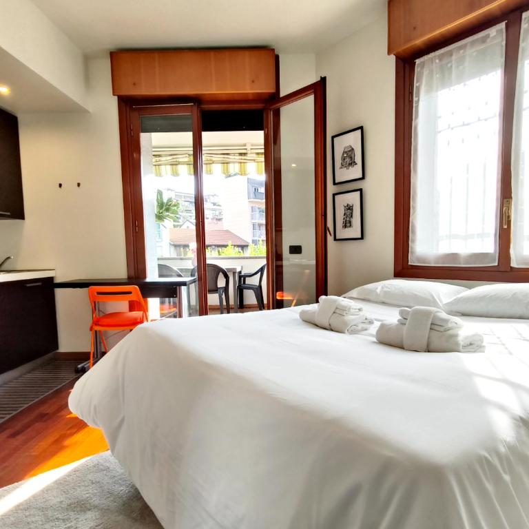 Apartment with Exclusive terrace in Milano Downtown with AC,Wifi,Subway M1 M2 in Shopping Area - Monolocale con Balcone - 2