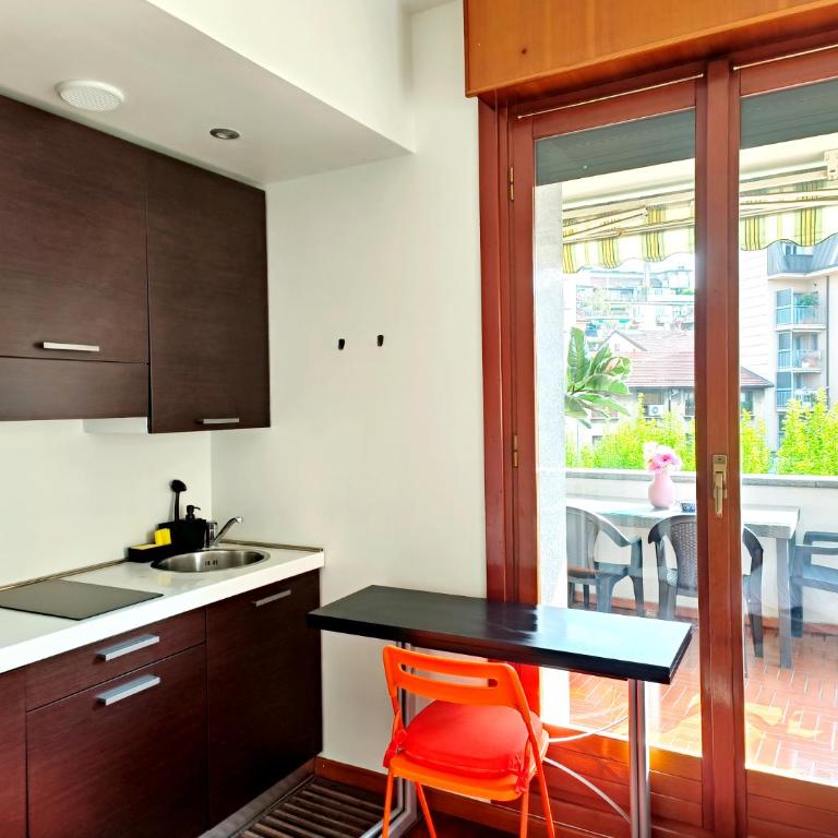 Apartment with Exclusive terrace in Milano Downtown with AC,Wifi,Subway M1 M2 in Shopping Area - Monolocale con Balcone - 3