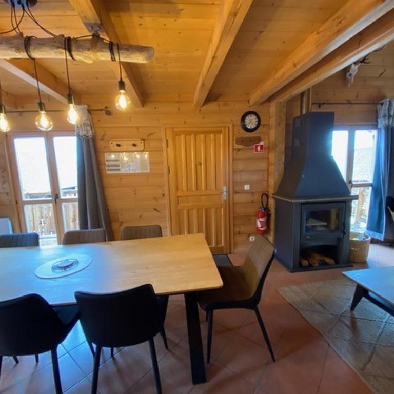 Chalet 5 pièces avec terrasse et parking - FR-1-504-624 - Chalet - 8