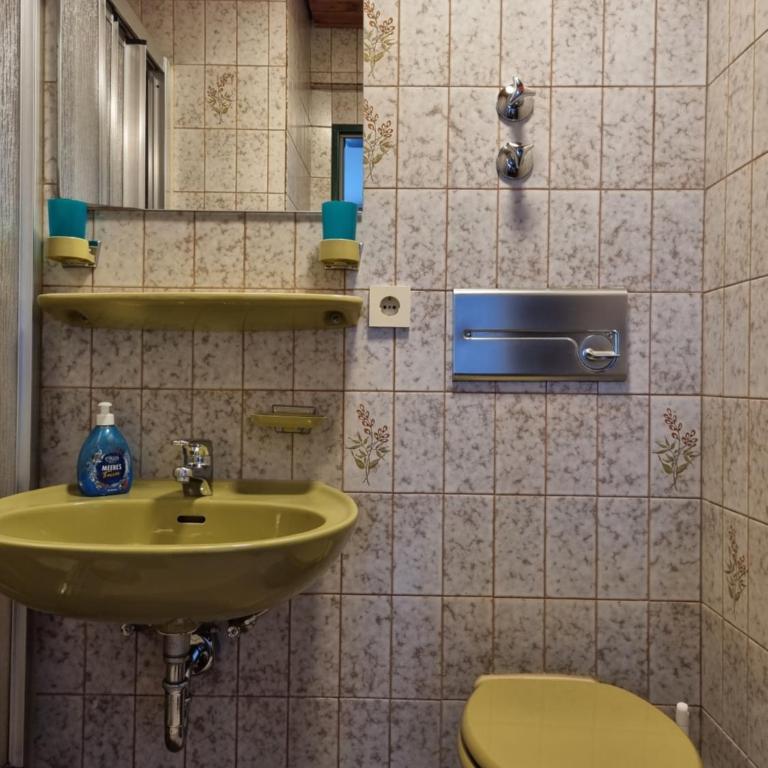 Gästehaus Köpf - Niedrigpreis-Doppelzimmer mit Balkon oder Terrasse – nicht renoviert - 7