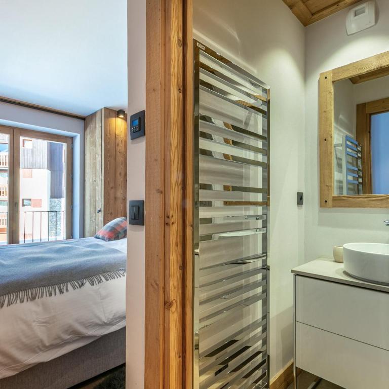 Luxueux 4 pièces avec balcon, cheminée et services conciergerie à Val-d'Isère - FR-1-694-65 - Apartment - 13