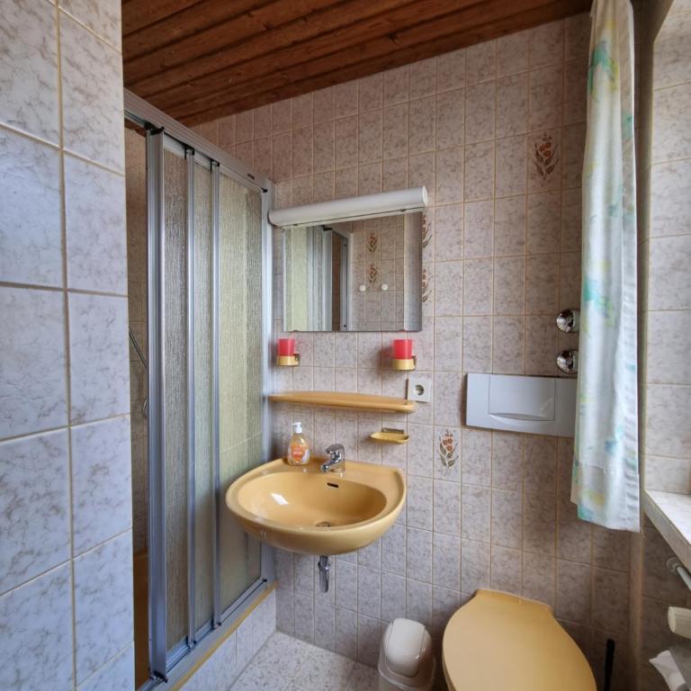 Gästehaus Köpf - Niedrigpreis-Doppelzimmer ohne Balkon oder Terrasse – nicht renoviert - 4
