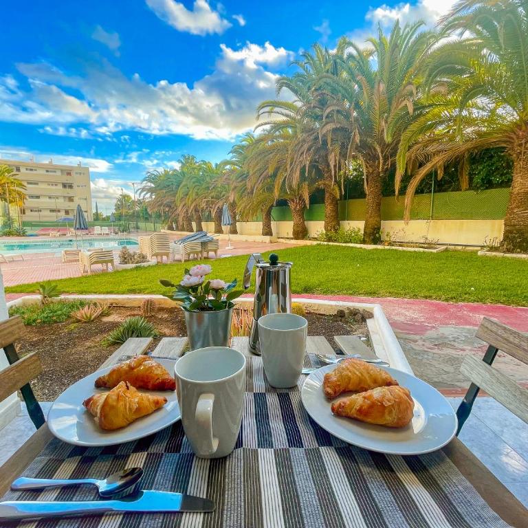 Pool View Holiday Home - One-Bedroom House - 27