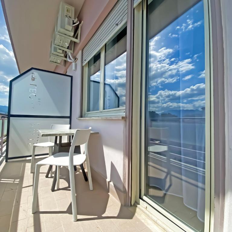 Leone Suite B&B & Restaurant AIC - Deluxe Double Room with Balcony and Sea View - 7